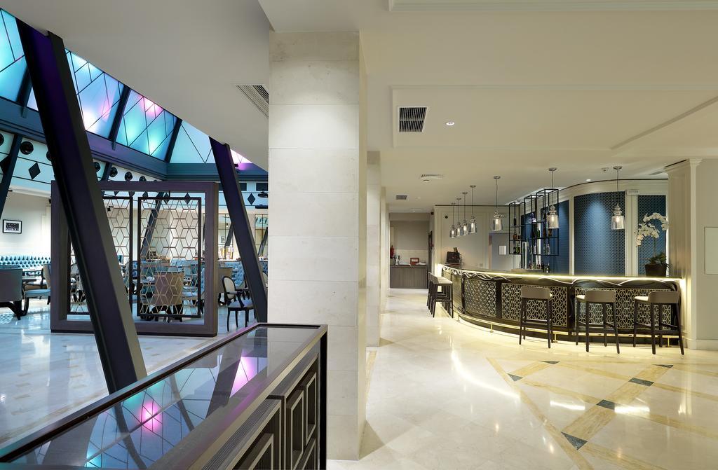 里瑞卡豪图萨酒店 马德里 外观 照片